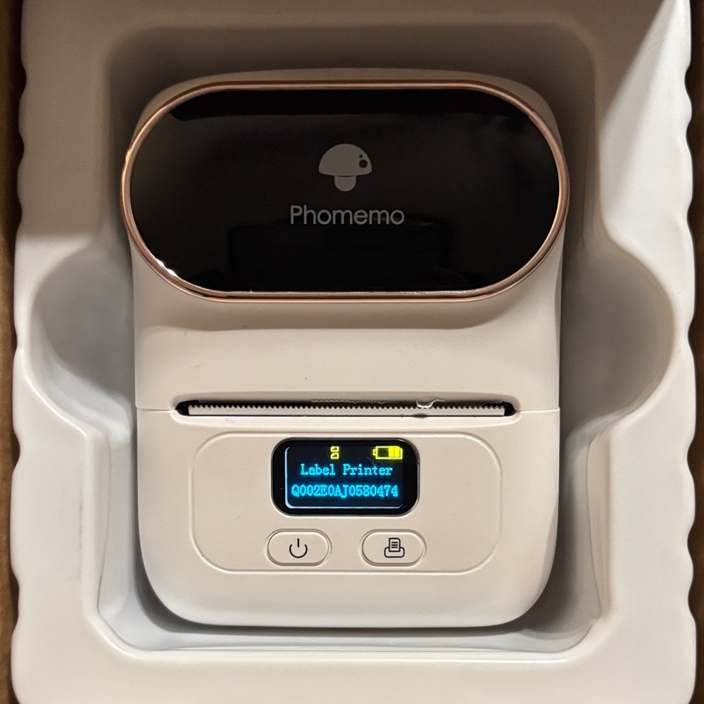 Phomemo Thermal Label Printer with Labels - Picture 2 of 4